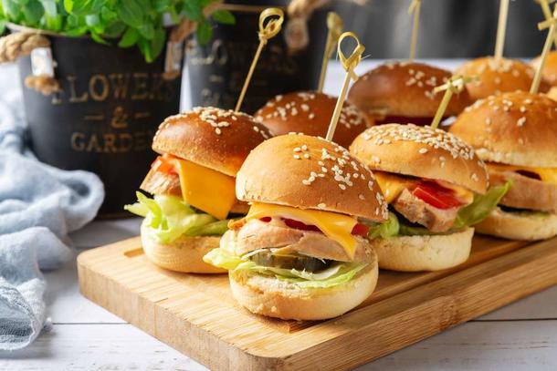 Мини-бургер с курицей